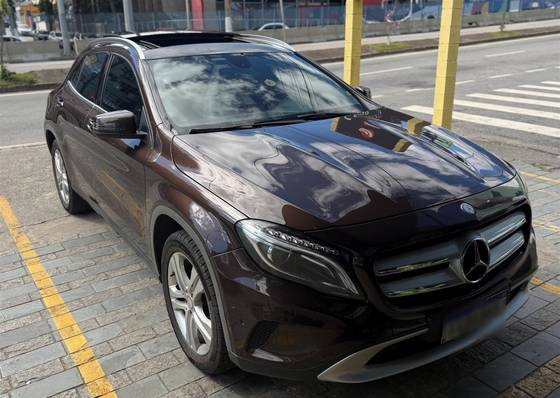 MERCEDES-BENZ GLA 200 1.6 CGI VISION BLACK EDITION 16V TURBO FLEX 4P AUTOMÁTICO MERCEDES-BENZ GLA 200 1.6 CGI VISION BLACK EDITION 16V TURBO FLEX 4P AUTOMÁTICO